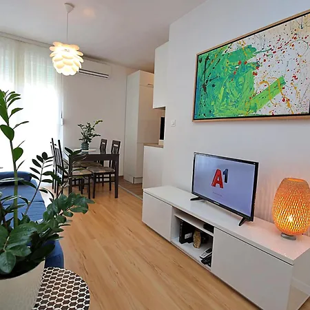 Apartment La La Land Split